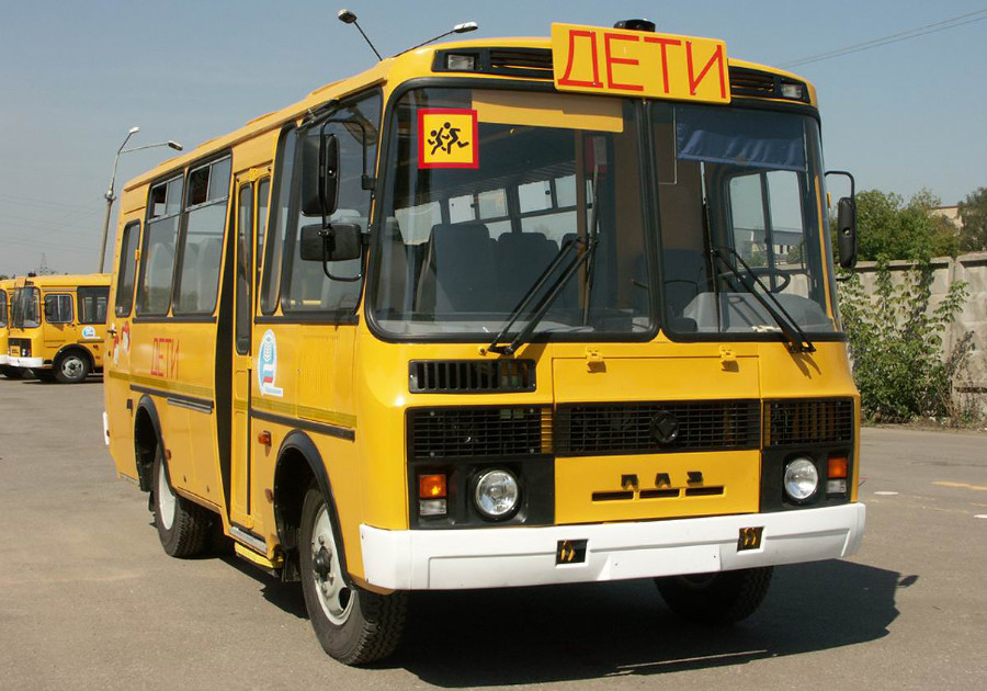 В Крымске произошло ДТП со школьным автобусом. Трое детей пострадали