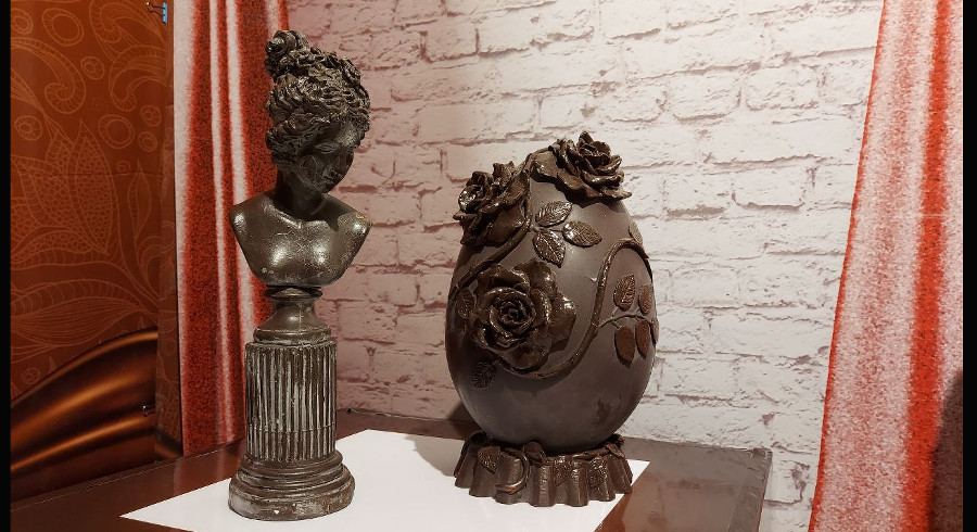 В Краснодаре работает выставка скульптур из шоколада
