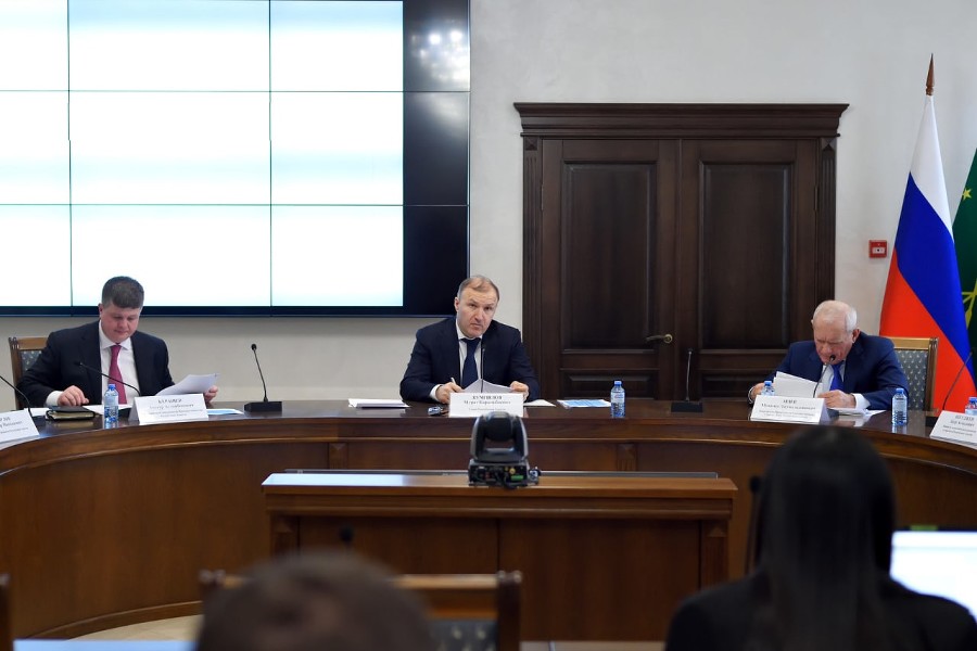 Глава Адыгеи Мурат Кумпилов провел заседание по вопросам содействия в реализации инвестиционных проектов