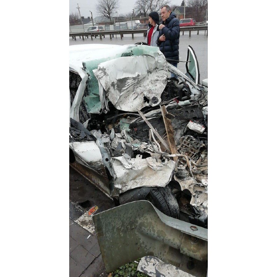 В Краснодаре из-за инсульта водителя произошло ДТП. Погибла пассажирка, пострадал младенец