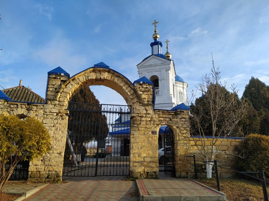 В Свято-Михайло-Архангельский храм в станице Темижбекской провели газ