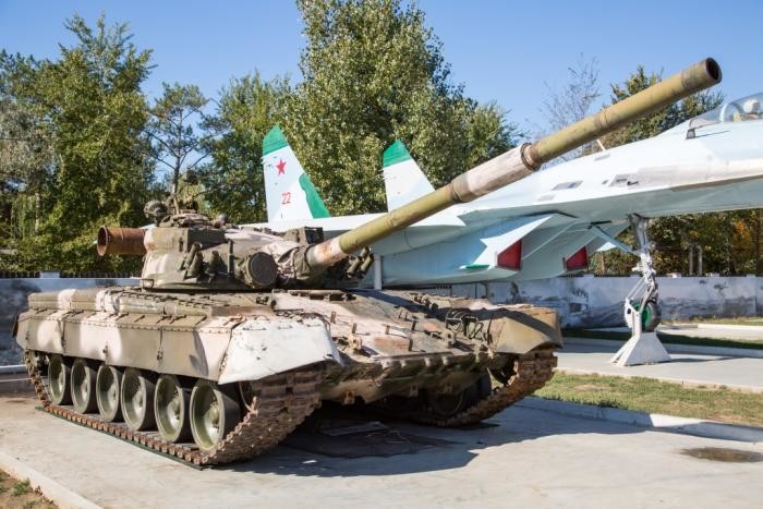 В парке Анапы установили танк Т-80