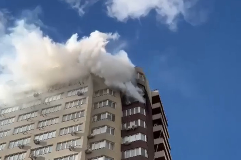 В Анапе потушили пожар в многоэтажном доме