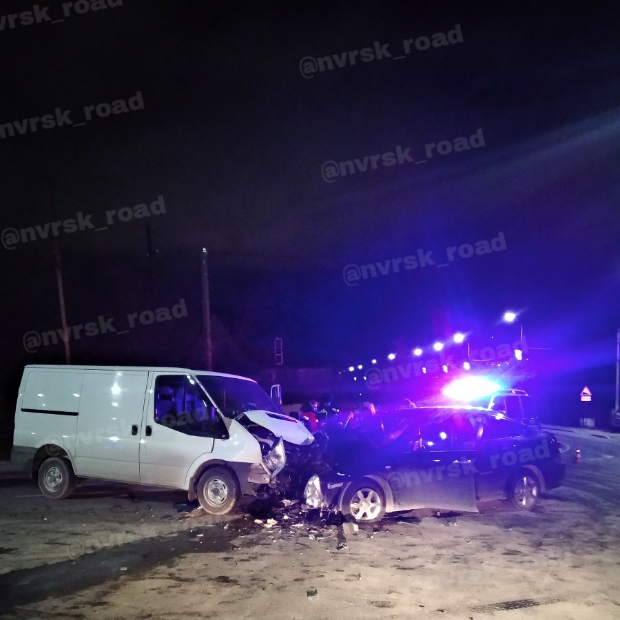 Четыре человека пострадали в ДТП с фургоном в Новороссийске