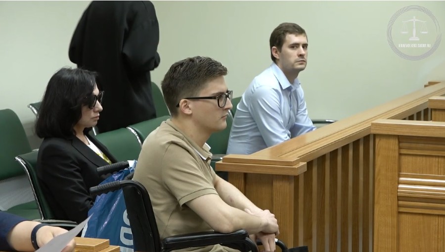 Краевой суд заключил под стражу виновника смертельного ДТП в Геленджике. СМИ называют Александра Семенова сыном экс-начальника полиции Краснодара