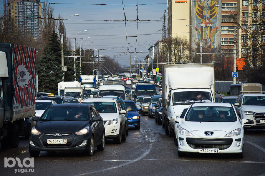 В Краснодаре этим утром 6 баллов. В городе пробки, люди жалуются на ожидание общественного транспорта