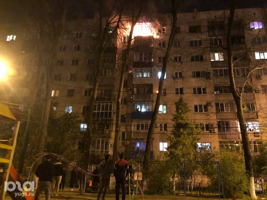 В Краснодаре загорелась квартира в многоэтажке на улице Московской