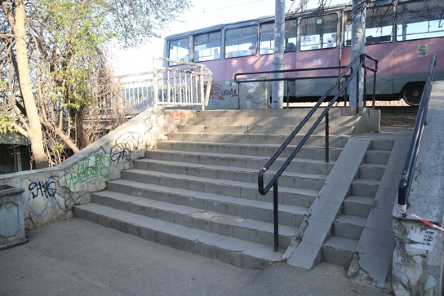 В Краснодаре приведут в порядок пешеходную лестницу, которую не ремонтировали 34 года