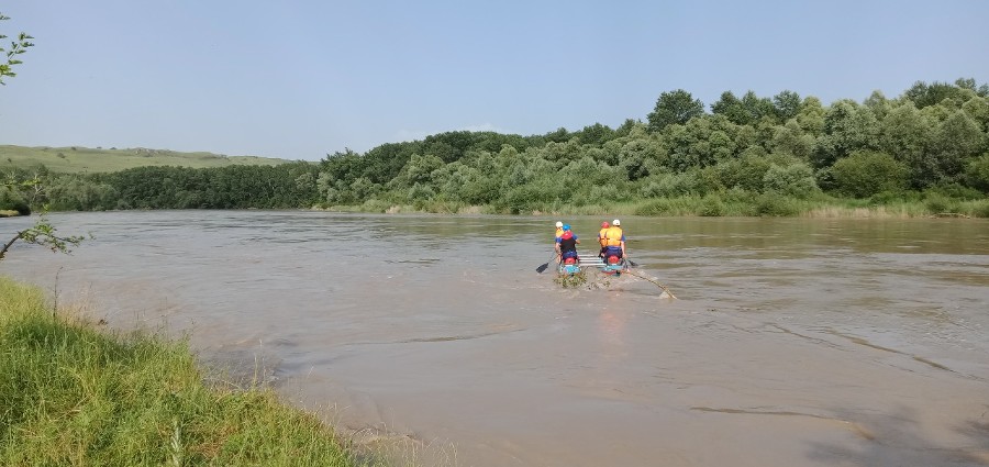 На Кубани 12-летняя девочка упала в реку и её унесло течением