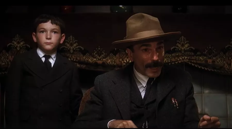 Кадр из трейлера к фильму «Нефть» &copy;&nbsp;Скриншот видео с Rutube-канала &laquo;Смотреть онлайн&raquo;