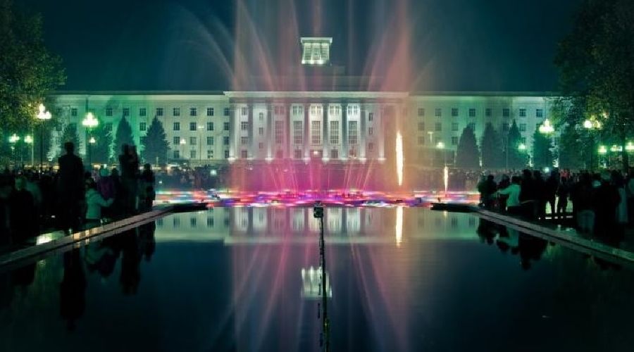 Фонтан на площади Согласия в Нальчике © Фото с сайта wikimapia.org