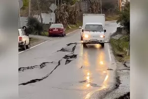 Улица Блинова в селе Верхневеселое &copy;&nbsp;Скриншот видео телеграм-канала &laquo;ЧП Сочи&raquo;, t.me/chp_sochi