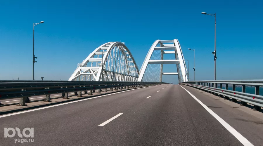 Крымский мост &copy;&nbsp;Фото Елены Синеок, Юга.ру