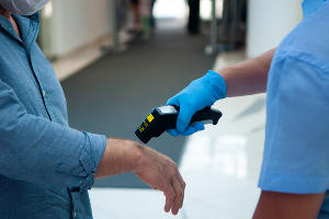 Первый день работы краснодарских ТРЦ после карантина © Фото Дмитрия Леснова, Юга.ру