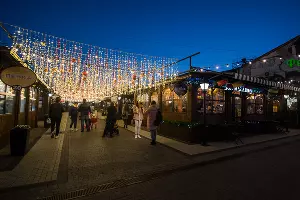 Новогодняя ярмарка в торговом квартале «Центр города» в Краснодаре &copy;&nbsp;Фото Елены Синеок, Юга.ру