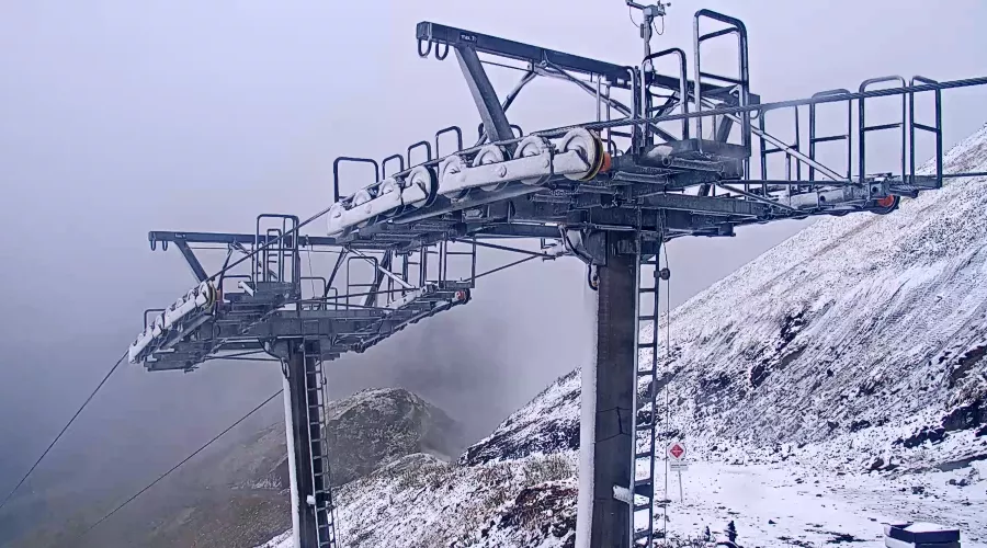 Курорт «Роза Хутор», 2509 метров, каменный столб &copy;&nbsp;Скриншот сайта sochi.camera