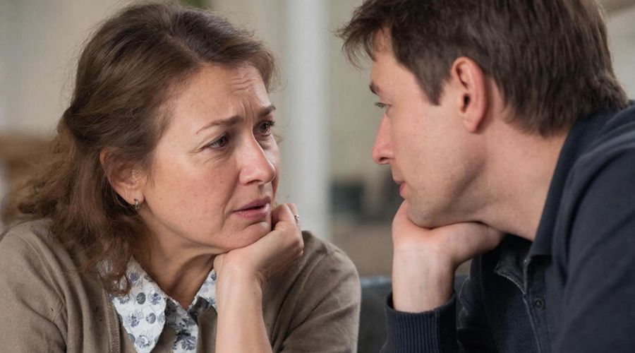 родственники &copy;&nbsp;Изображение сгенерировано нейросетью Gigachat