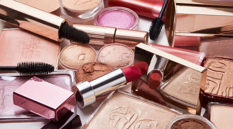 косметика &copy;&nbsp;Изображение сгенерировано нейросетью Gigachat