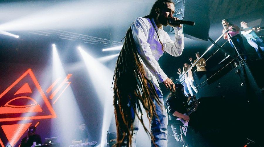  © Фото из группы «ВКонтакте» «Децл a.k.a. Le Truk», vk.com/russianrastamafia