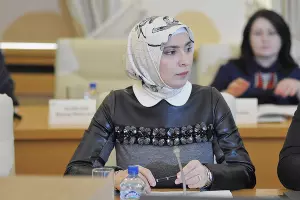 Айна Гамзатова &copy;&nbsp;Фото с сайта riss.ru