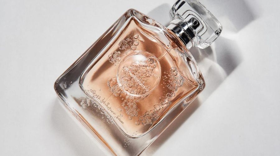 парфюм &copy;&nbsp;&copy; Изображение сгенерировано с помощью Gigachat