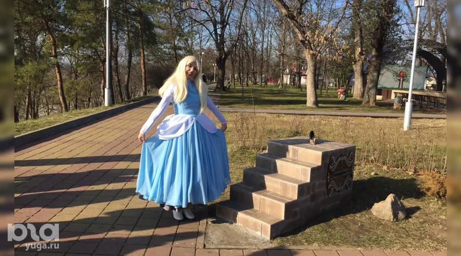 Скульптура «Туфелька Золушки» в Майкопе &copy;&nbsp;Фото Елены Малышевой, Юга.ру