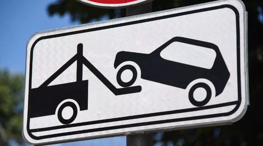 Эвакуатор &copy;&nbsp;Фото Елены Синеок, Юга.ру