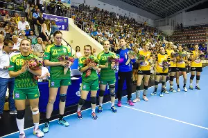 Гандболистки "Кубани" проиграл ГК "Ростов-Дон" в Краснодаре &copy;&nbsp;Елена Синеок, ЮГА.ру