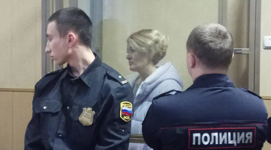 Анастасия Шевченко в суде &copy;&nbsp;Фото со страницы &laquo;Правозащита Открытки&raquo;, vk.com/lawopr