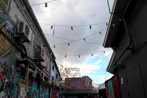 Вход во двор на Красной, 67 &copy;&nbsp;Фото Марины Солошко, Юга.ру