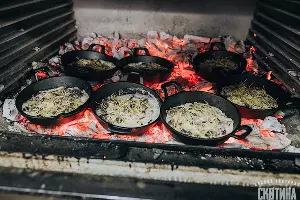 Ужин &laquo;Летняя мясорубка&raquo; в ресторане &laquo;Скотина&raquo; &copy;&nbsp;Фото Федора Обмайкина