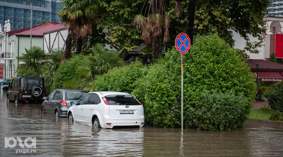 Подтопление в Центральном районе Сочи &copy;&nbsp;Нина Зотина, ЮГА.ру