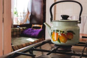 Чайник на газовой плите © Фото John-Mark Smith, unsplash.com