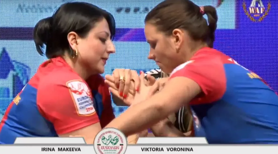 Ирина Макеева (слева) &copy;&nbsp;Скриншот видео из YouTube-канала MOSARM, youtube.com/channel/UCztjB5yhCTbXyDTkmDeymIw