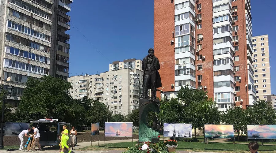 Памятник Айвазовскому &copy;&nbsp;Фото Тимура Рыжкова, Юга.ру
