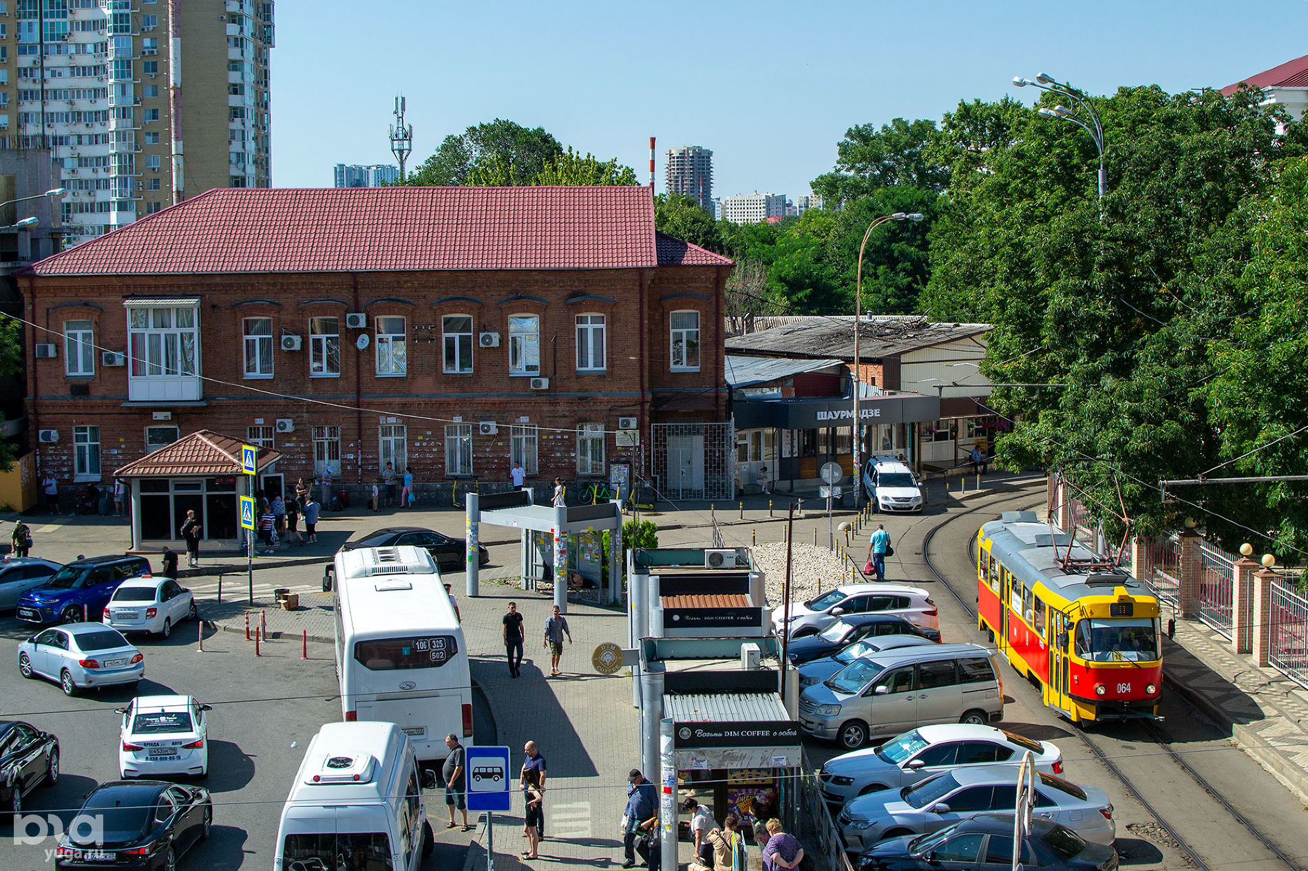 Привокзальная площадь из окон вокзала «Краснодар 1» © Фото Александра Гончаренко, Юга.ру