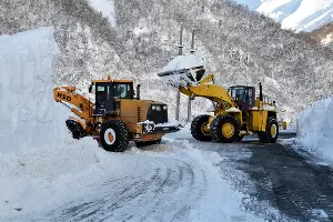 Дорожники расчищают Транскам от снега &copy;&nbsp;Фото пресс-службы ФКУ Упрдор &laquo;Кавказ&raquo;