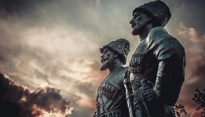 Памятник «Казаку и горцу» на ул. Красной &copy;&nbsp;Фото KrasnodarPics, pixabay.com