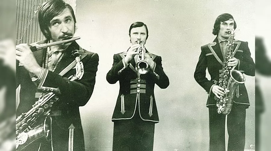 ВИА «Ива»: Сергей Полежаев, Александр Балбеков, Александр Серов (начало 1970-х) &copy;&nbsp;Фото из архива Владимира Сигидина