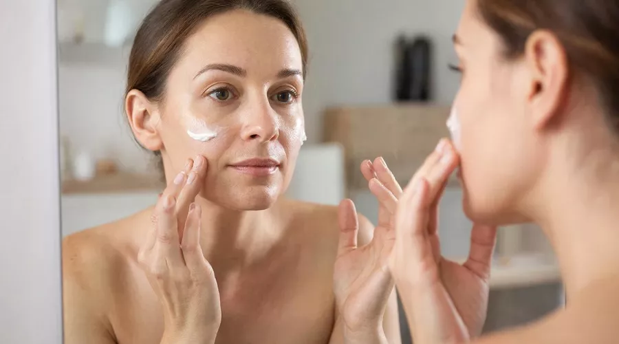 крем лицо женщина &copy;&nbsp;Изображение сгенерировано с помощью Gigachat