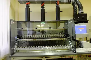 Современная курительная машина. Она точно определяет количество веществ в табачном дыму &copy;&nbsp;Фото из библиотеки ВНИИТТИ