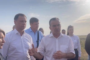 Вениамин Кондратьев на встрече с жителями Полтавской © Кадр из видео t.me/kondratyevvi