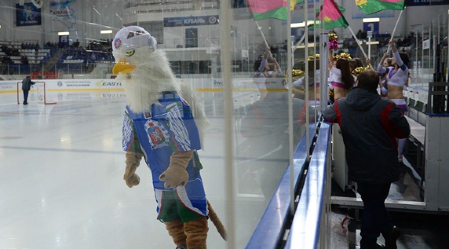 ХК "Кубань" разгромил тольяттинскую "Ладу" в 1/8 ВХЛ в Краснодаре © Михаил Ступин, ЮГА.ру