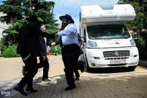 Мицва танка - мобильная синагога на колесах в Сочи &copy;&nbsp;Нина Зотина, ЮГА.ру