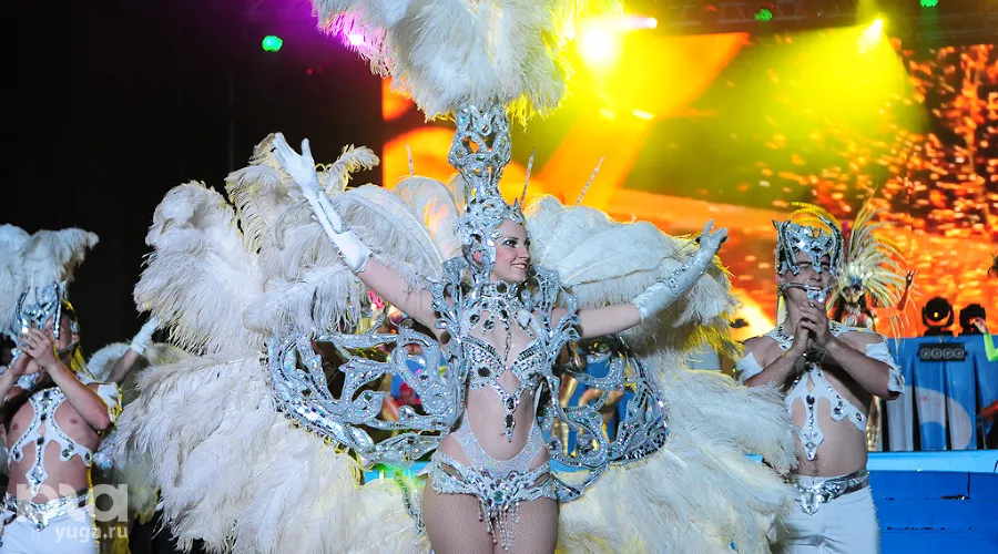 Карнавал в Геленджике &copy;&nbsp;Елена Синеок, ЮГА.ру