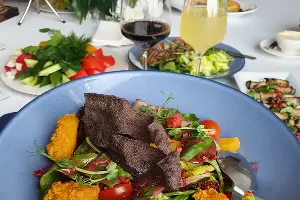 Салат в ресторане Pompano &copy;&nbsp;Фото Марины Солошко, Юга.ру