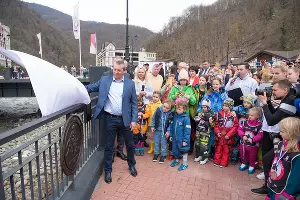 Открытие на «Роза Хутор» обновленной Аллеи славы в 2021 году &copy;&nbsp;Изображение пресс-службы курорта &laquo;Роза Хутор&raquo;