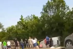 Последствия ДТП на трассе А146 1 июля 2023 г. &copy;&nbsp;Скриншот видео в телеграм-канале &laquo;1247018031&raquo;, T.me/s/1247018031
