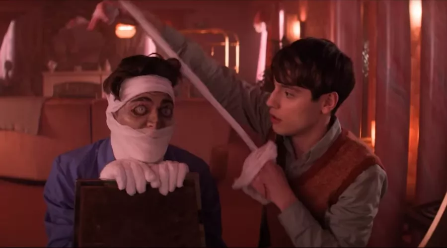 Кадр из трейлера к фильму «Парень с того света» &copy;&nbsp;Скриншот видео с YouTube-канала &laquo;В Рейтинге&raquo;, www.youtube.com/channel/UClmI-b4_ro8UJLaNbiS9Isw