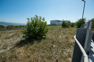 Огороженная территория &copy;&nbsp;Фото Елены Синеок, Юга.ру